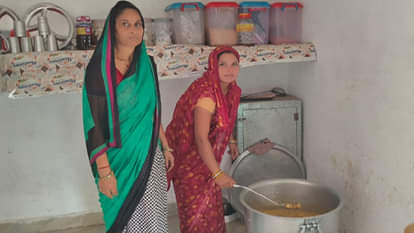 UP: Hygiene budget in mid day meal is digested, cooks prepare food without safety kit