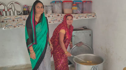 UP: Hygiene budget in mid day meal is digested, cooks prepare food without safety kit