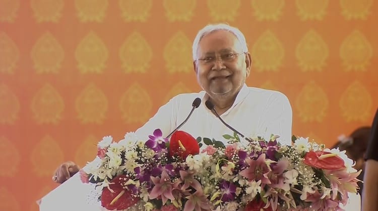 Student Credit Card :  बिहार सरकार ने स्टूडेंट क्रेडिट कार्ड पर ब्याज माफ किया; जानें क्या है फायदा