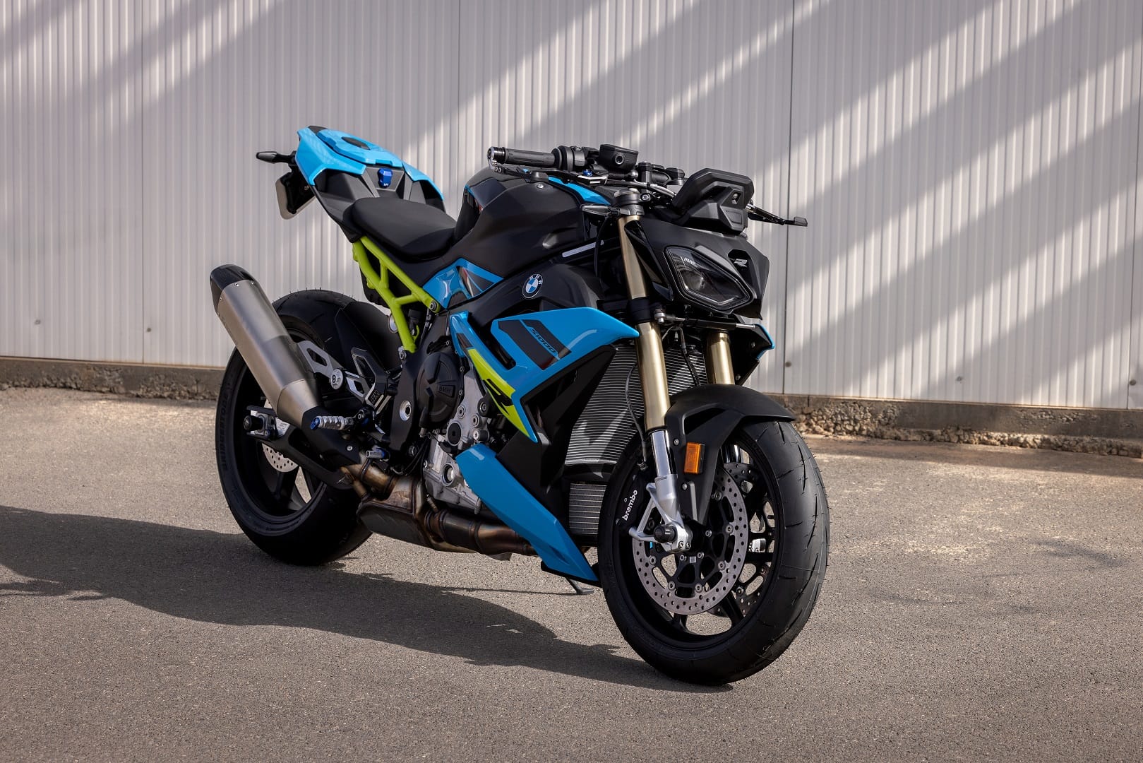 BMW S 1000 R Hyper Naked Roadster Launched in India Know Price Features Specifications