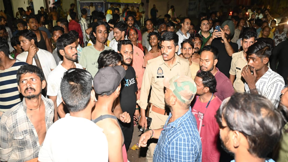 Kanpur: Now thieves have entered the city, youths keep alerting people with sticks and rods all night