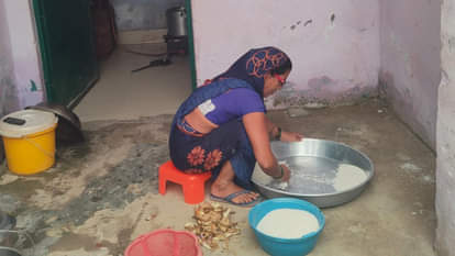 UP: Hygiene budget in mid day meal is digested, cooks prepare food without safety kit