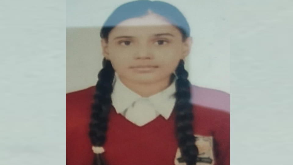 Kanpur: 9th class student put her neck on railway track and died after getting hit by train