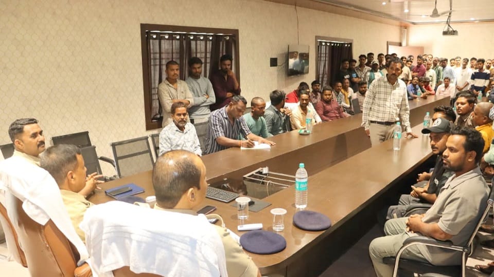 Action will be taken if DJ is played after 10 pm SP held a meeting with DJ operators in Kabirdham