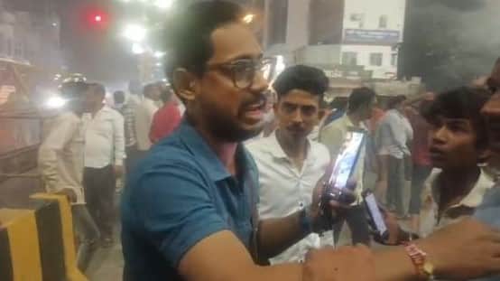 Indore News Major truck accident sadak hadsa Airport Road