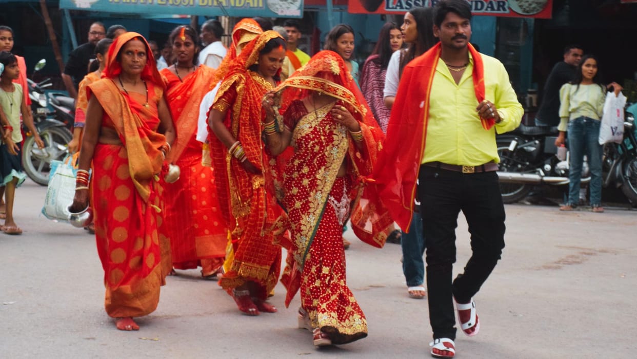 Jivitputrika vrat 2025 Women worshipped Goddess Lakshmi by fast for longevity of their children in varanasi