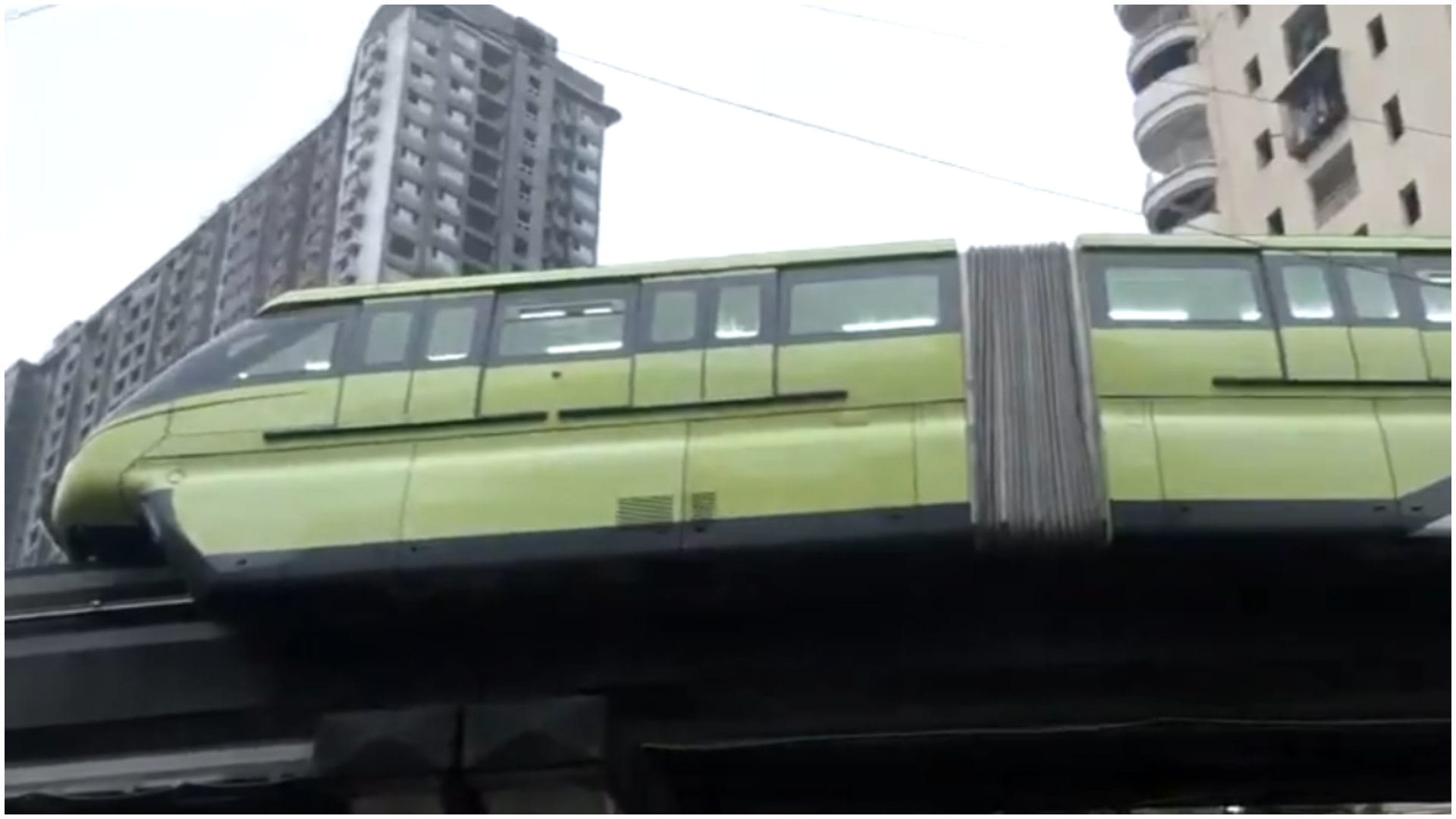 Heavy Rain in Maharashtra waterlogging in many parts of Mumbai; Monorail stopped midway Know all updates