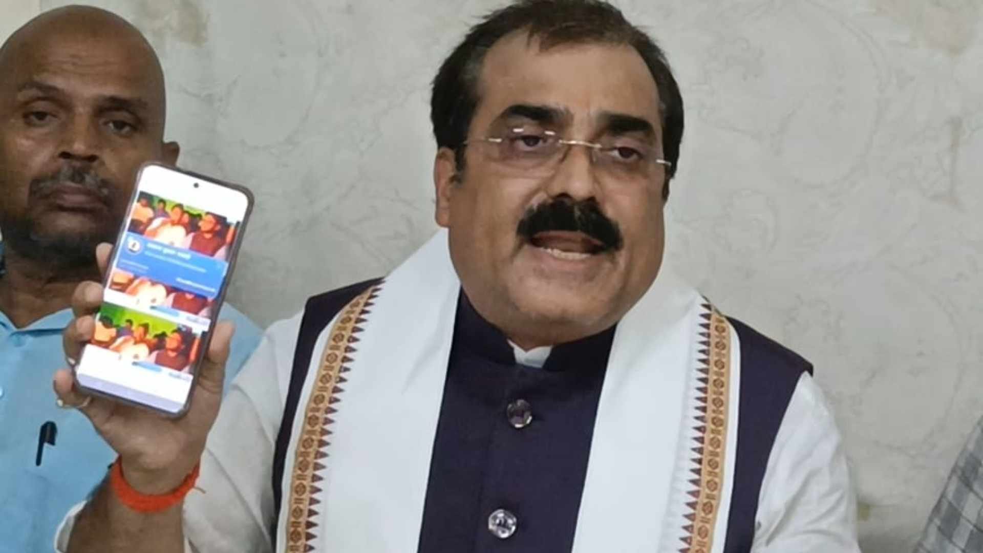 नगर विकास मंत्री जीवेश कुमार