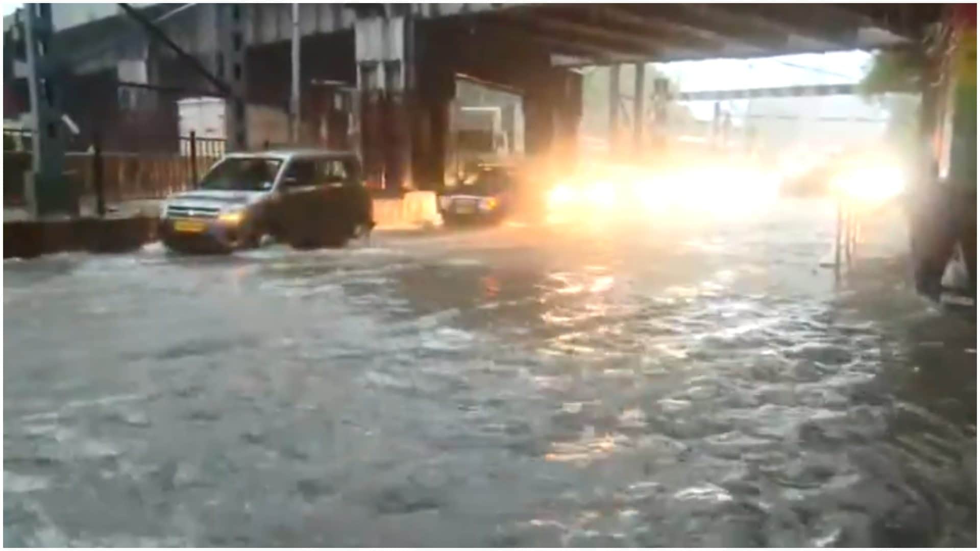 Heavy Rain in Maharashtra waterlogging in many parts of Mumbai; Monorail stopped midway Know all updates