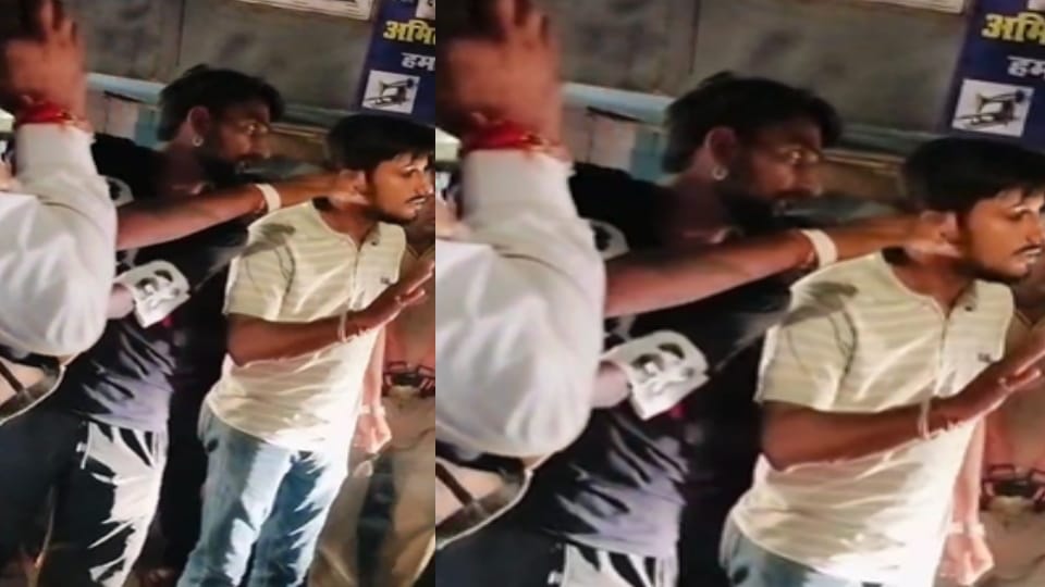 Drunk youth creates ruckus on road in Saharanpur, clashes with policeman, video viral