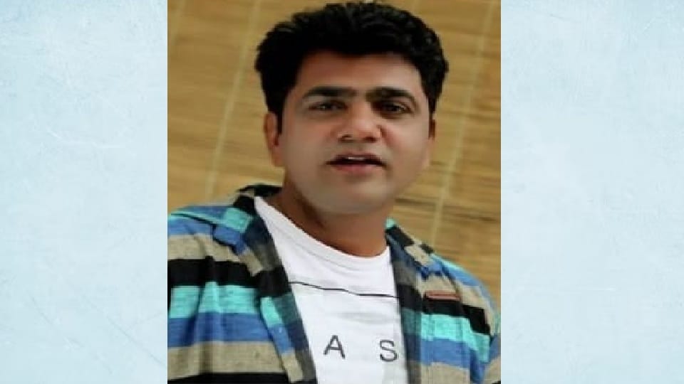Amroha: Local artist Uttar Kumar arrested, Ghaziabad police took action in actress case
