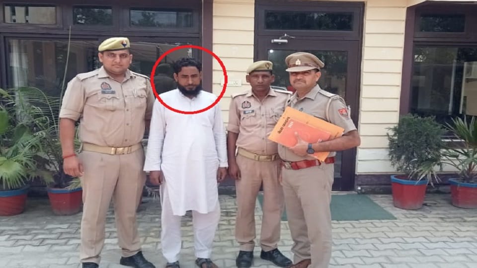 Maulana misdeed a girl who used to clean the mosque in Bareilly