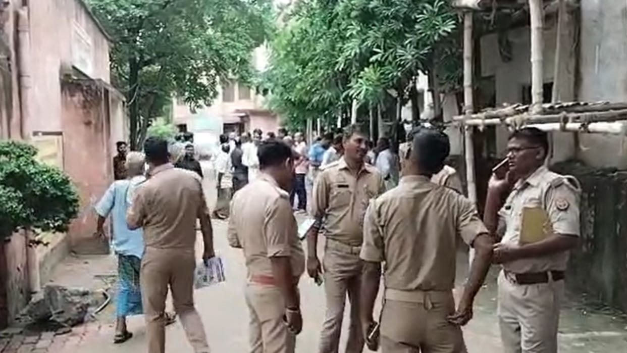 Principal shot dead in Ballia for opposing robbery of gold chain in ballia