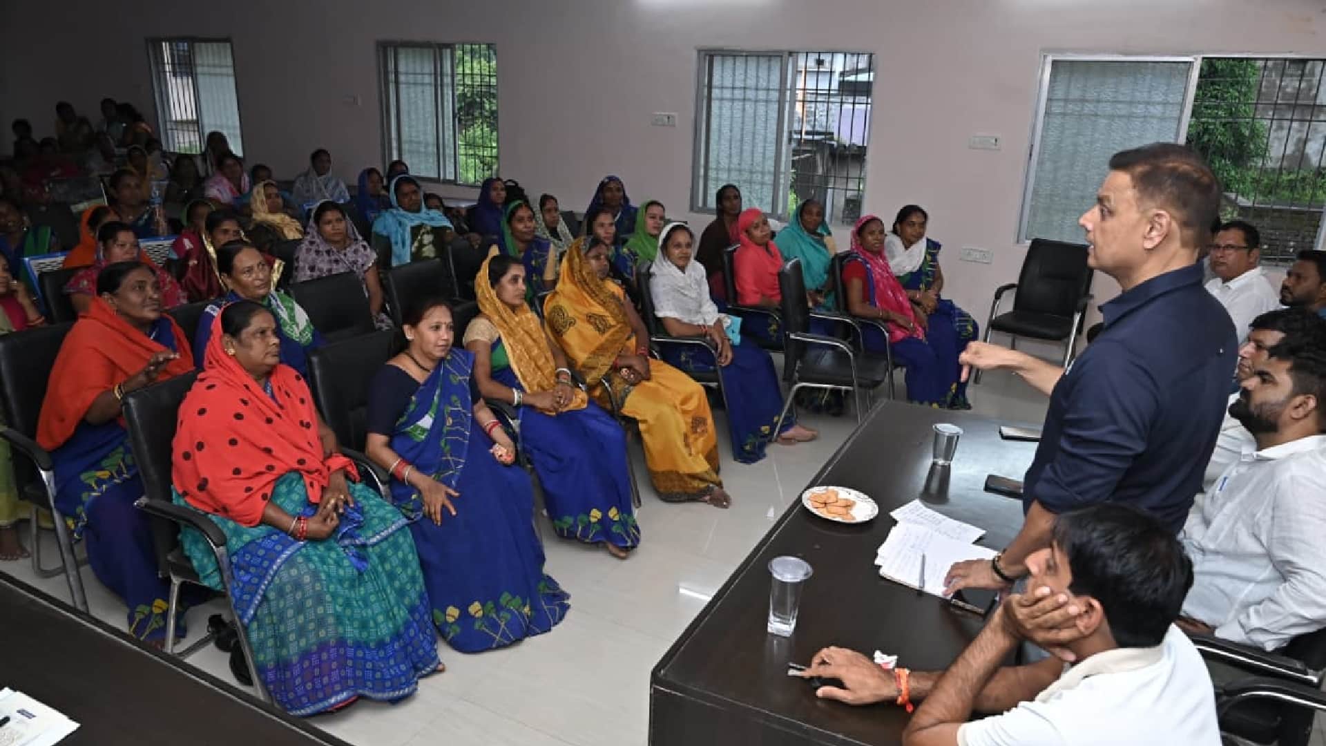 स्वच्छता दीदियों की बैठक