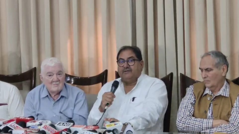 Abhay Chautala alleges that Congress leader Bhupendra Hooda helped in forming BJP govt in Haryana