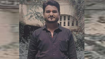 Kanpur: Six people including a woman committed suicide by hanging themselves