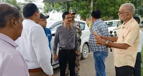 Kanpur Waterlogging in Ratanpur village poses risk of diseases General Manager of Panki Power House inspected
