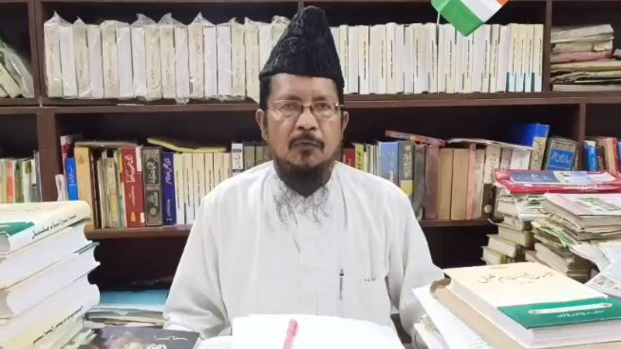 Maulana Shahabuddin Razvi demanded the dissolution of the UP Sunni Waqf Board