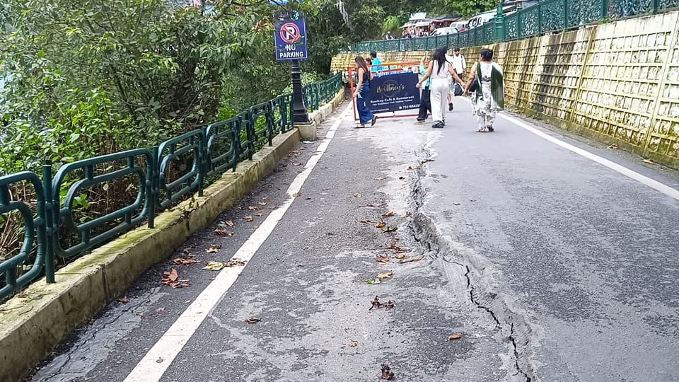 Nainital Lower Mall Road closed for traffic due to cracks