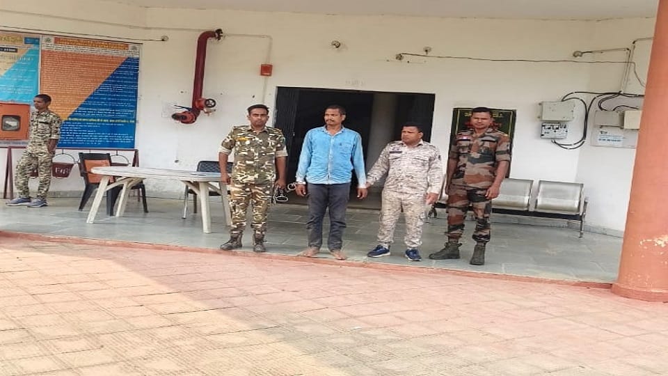 Attack with iron pipe on head youth dies accused arrested in Balrampur Ramanujganj