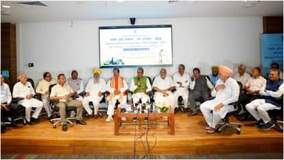 रबी सम्मेलन मेें बोलते केंद्रीय कृषि मंत्री शिवराज सिंह चौहान।