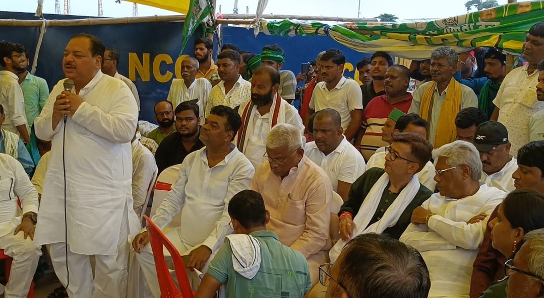 Bihar News: RJD mega protest in support of YouTuber demand for dismissal of minister Jeevesh Kumar