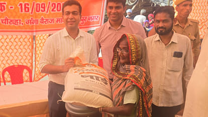 Kanpur: 150 hectares of crops of one thousand farmers of Katra were destroyed, ration kits were distributed