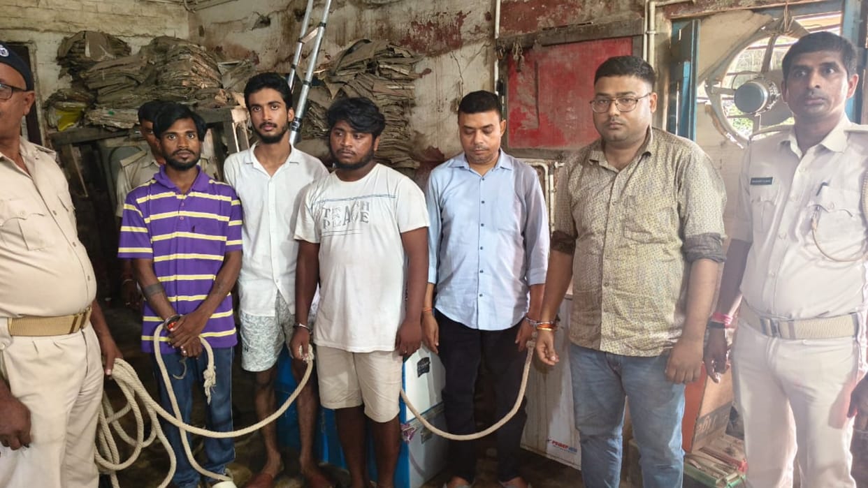 Bihar News : Two stepbrothers arrested for plotting murder case patna bihar police