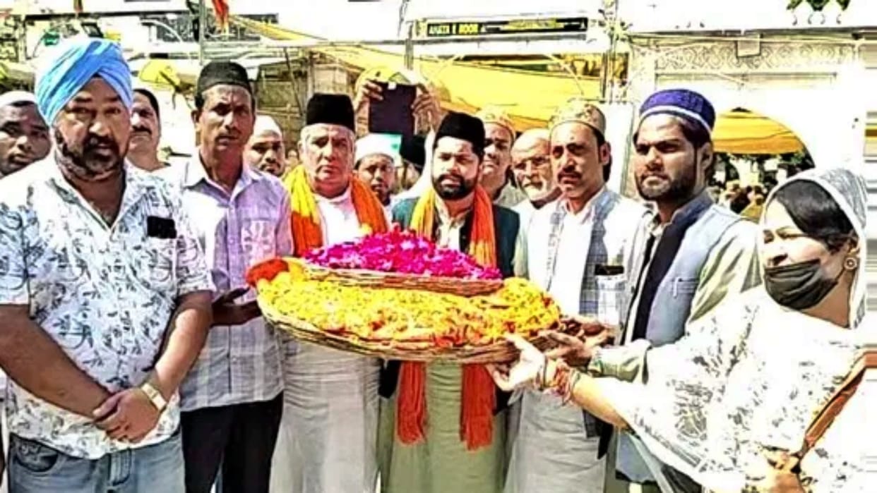 Chadar Presented at Ajmer Dargah on PM Modi's Birthday, Prayers for Long Life and Prosperity of Country