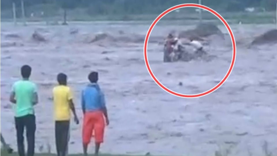 UP News Laborers from Moradabad Die After Drowning in Dehradun River see photos
