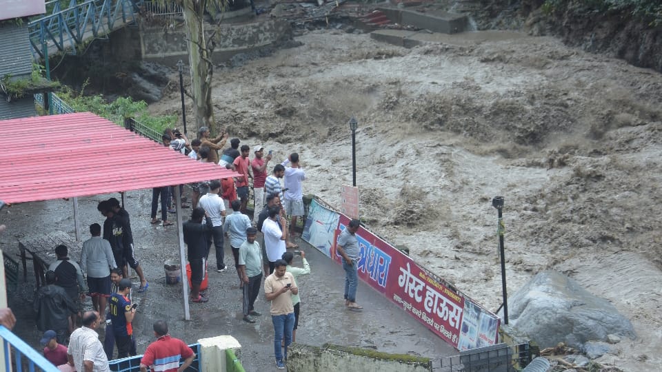 Dehradun Disaster villagers slept soundly but when they woke up they found water everywhere story of villagers