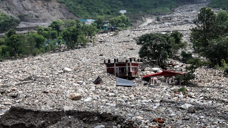 Dehradun Disaster: प्रभावित स्थानों से रेस्क्यू कर होटलों में शिफ्ट किए 168 लोग, सभी जगह दस-दस कर्मचारी तैनात
