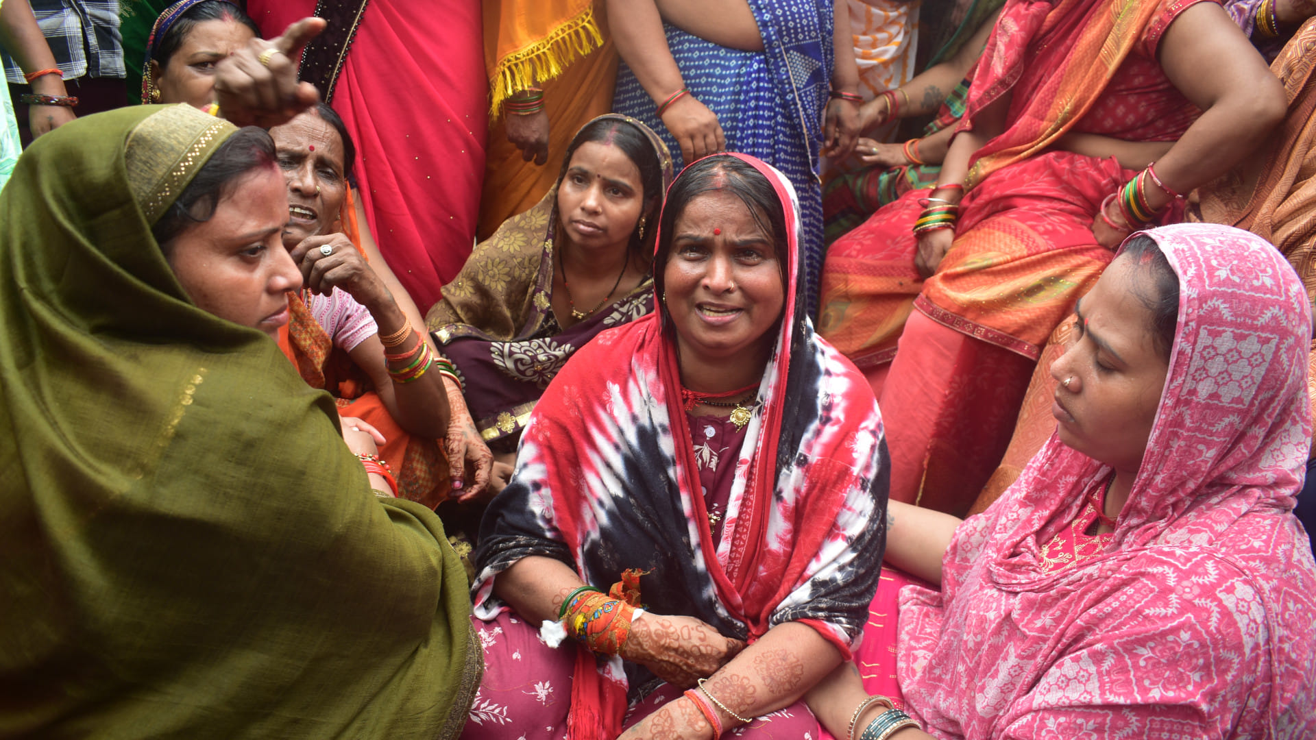 Gorakhpur Student murder Five-hour protest police pelted with stones three times Villagers anger see photos