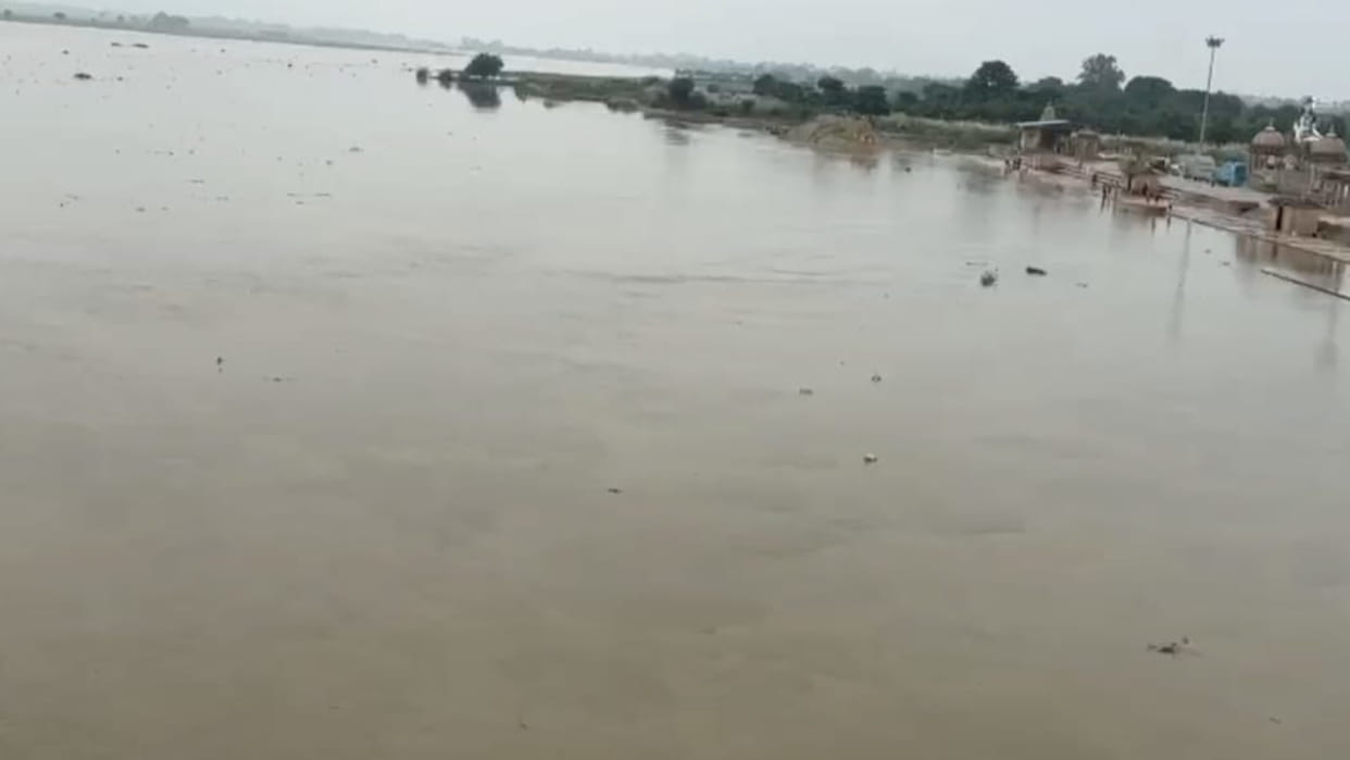 In Gorakhpur, Rivers overflow due to rain in Nepal, Rapti-Rohin increased towards danger