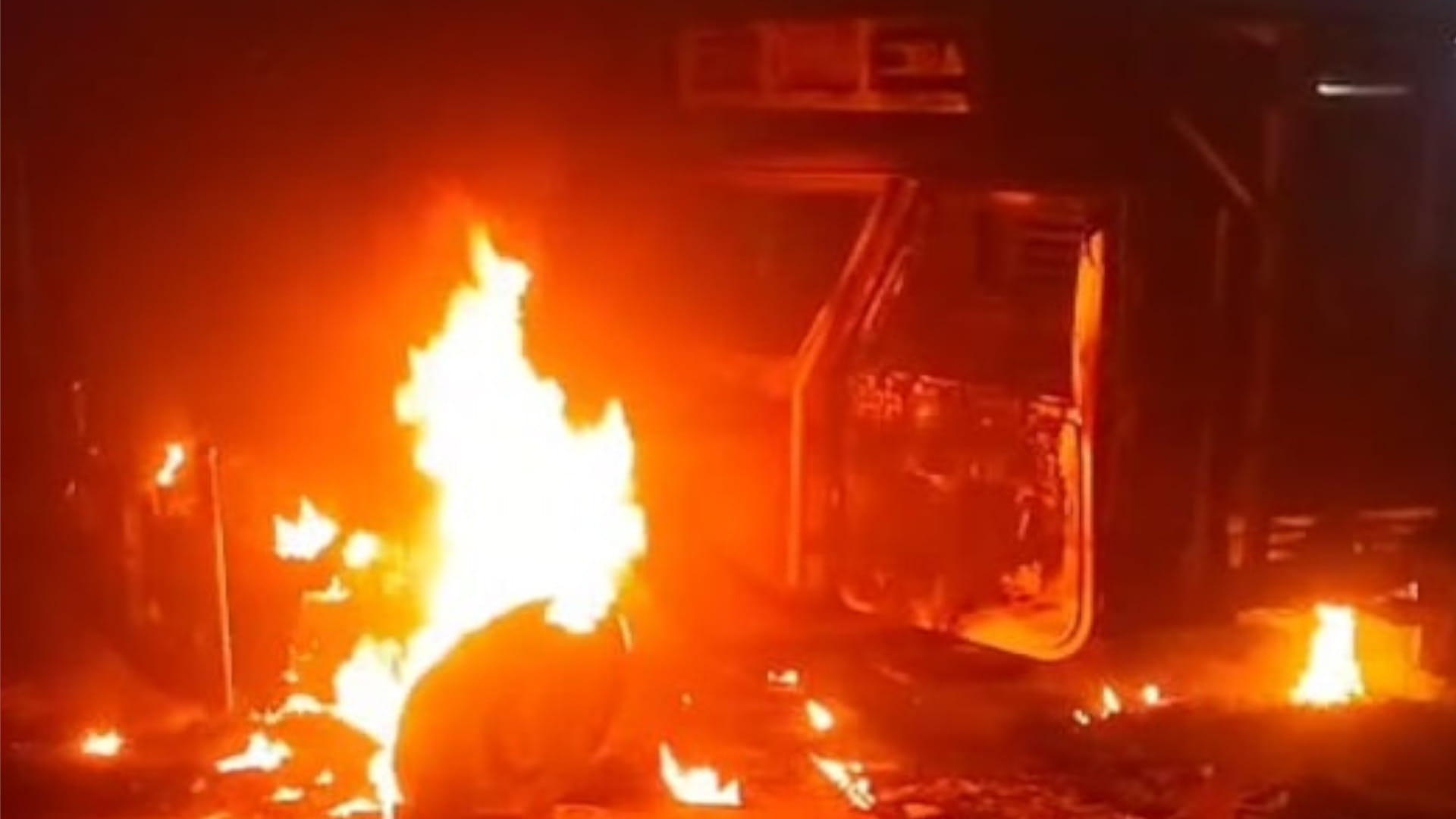 Animal smugglers kill student in Gorakhpur road blocked and stone pelting in protest In gorakhpur