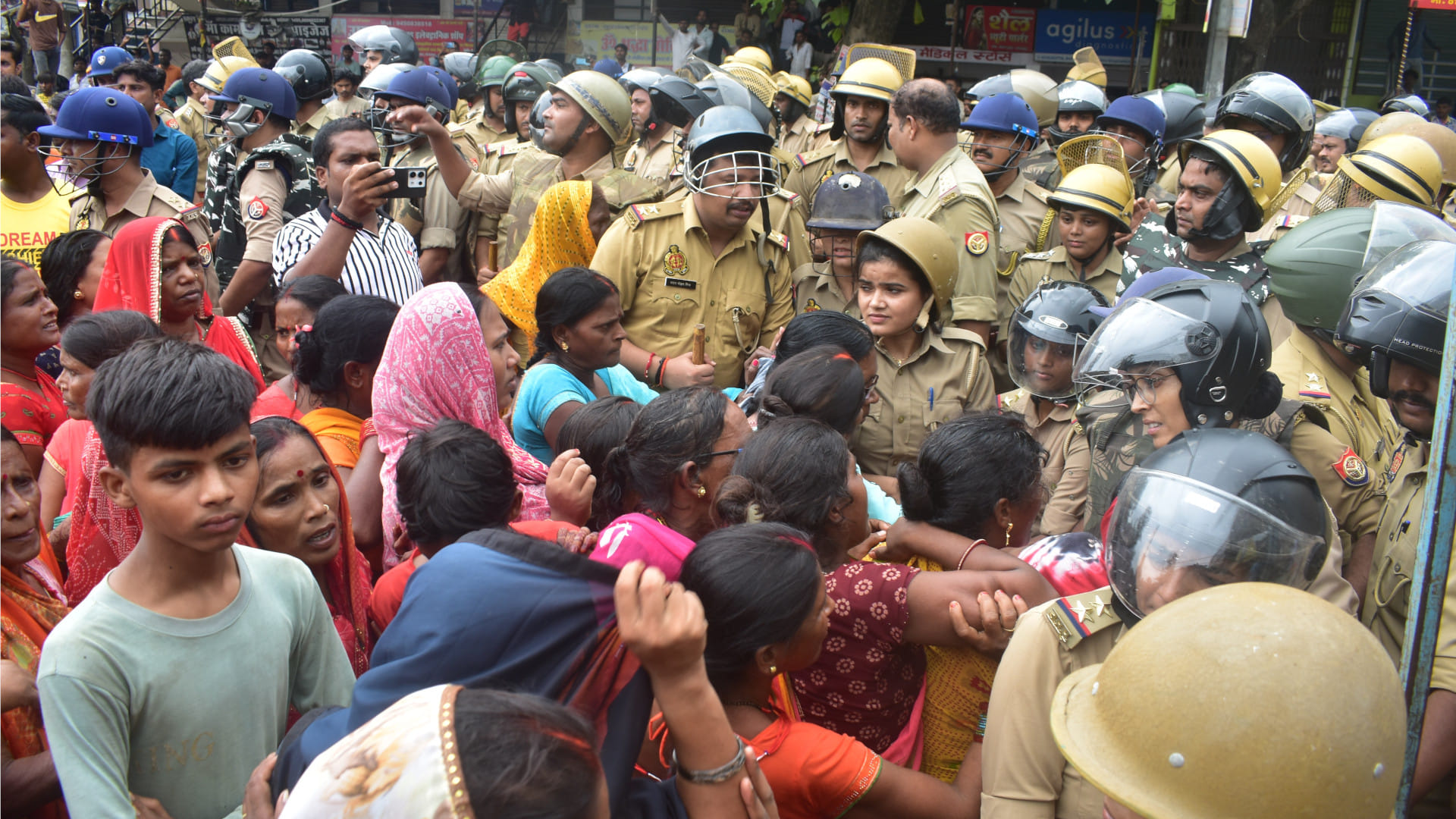 Gorakhpur Student murder Five-hour protest police pelted with stones three times Villagers anger see photos