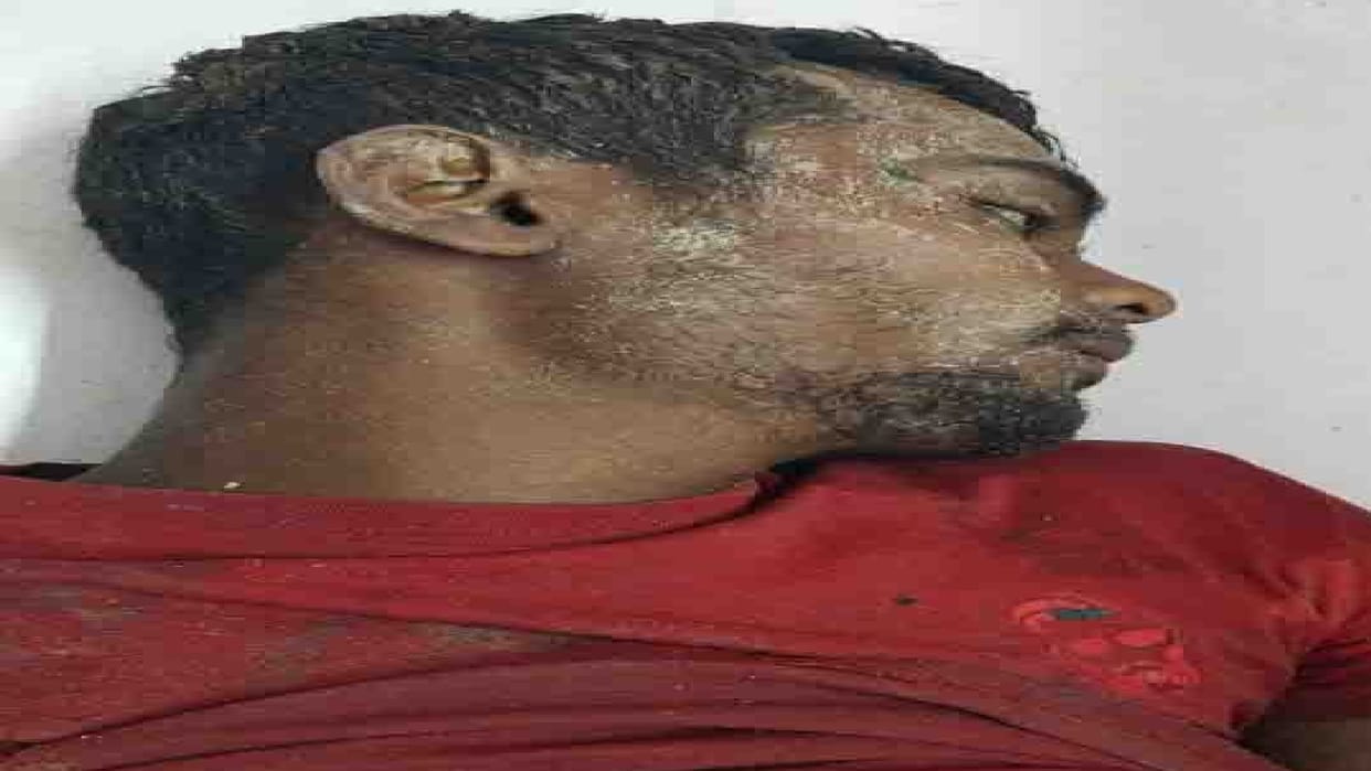 Tragic road accident in Raigarh: High speed tractor collides with tree, youth dies on the spot