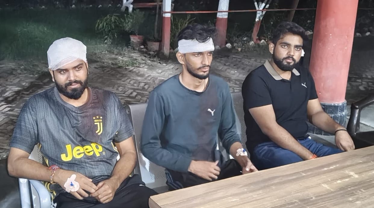 Unnao Two student groups clash outside medical college three suffer head injuries dispute over parking