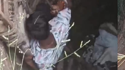 Kanpur: Youths rescued a langur that had been trapped in a well for two days