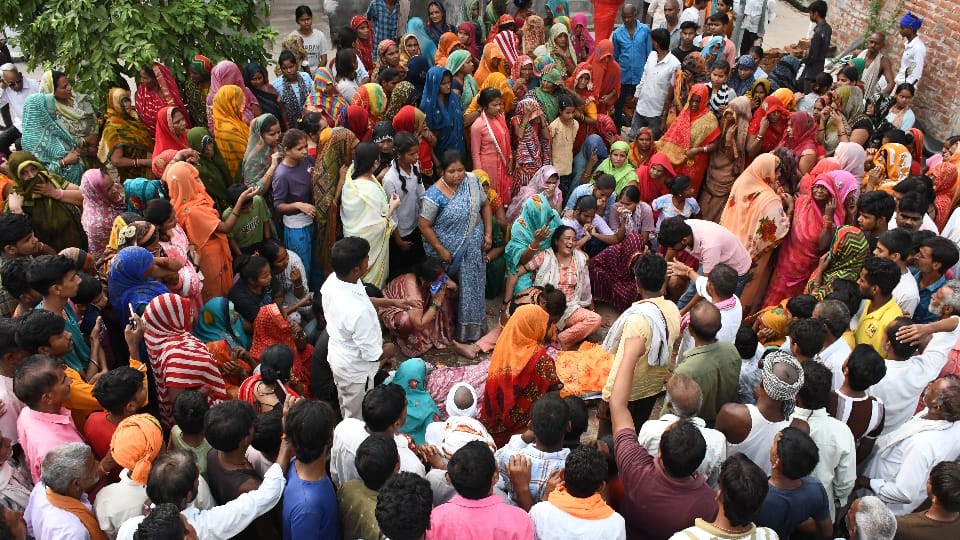 Lucknow yash suicide case Innocent Yash used to talk to youth from Bihar last time he transferred 51 thousand