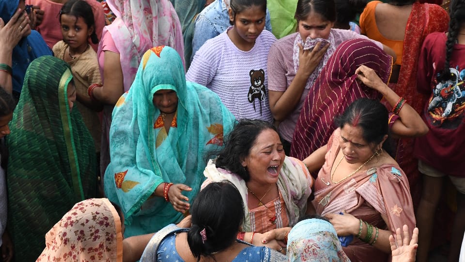 Lucknow yash suicide case Innocent Yash used to talk to youth from Bihar last time he transferred 51 thousand