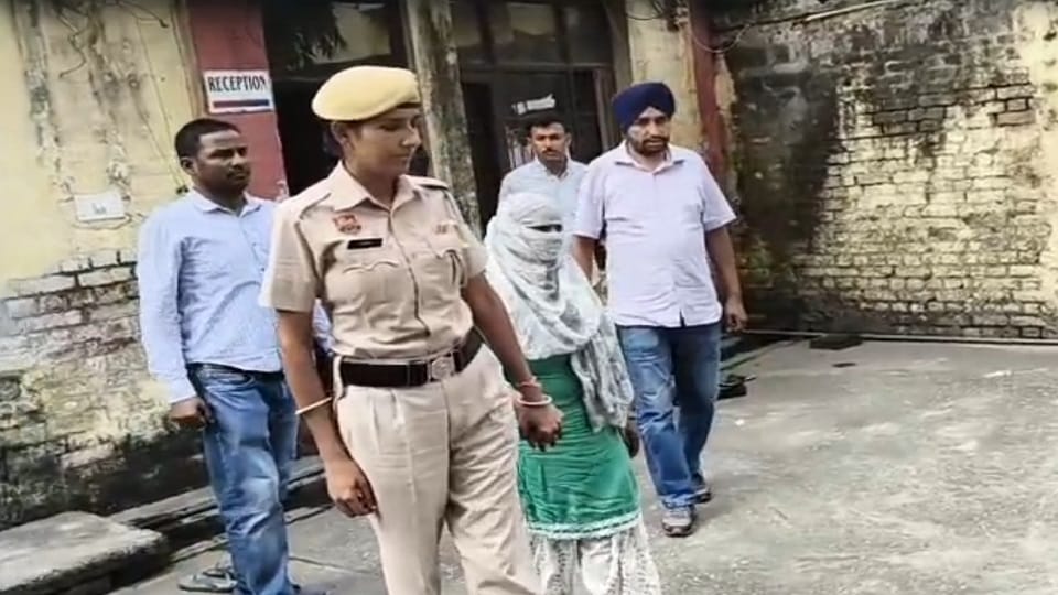 Daughter in law along with her lover, killed her father in law