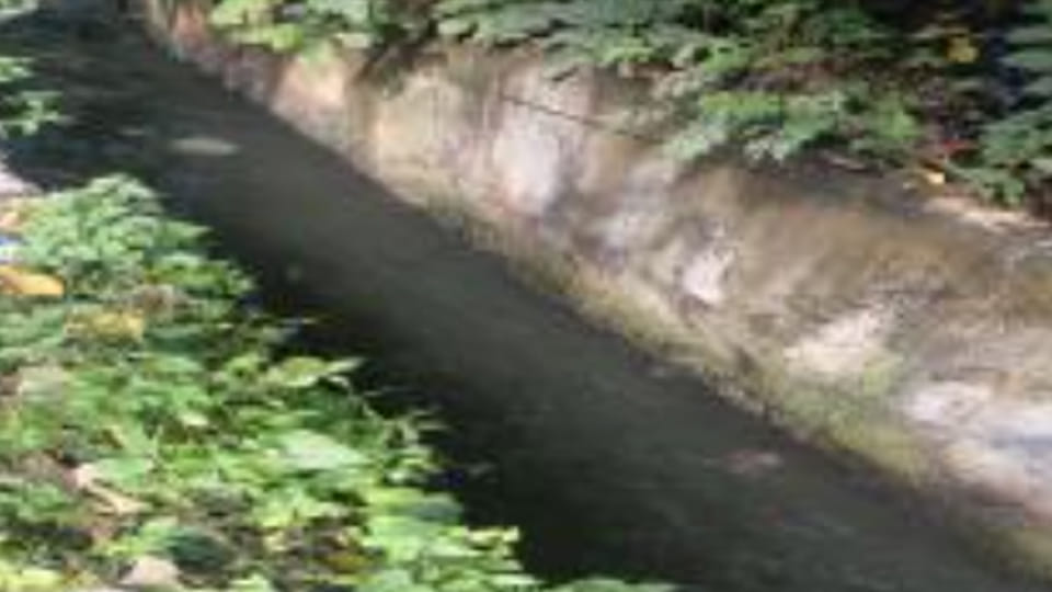 Lucknow: seven year-old child reportedly fell in a drain, police conduct a search operation