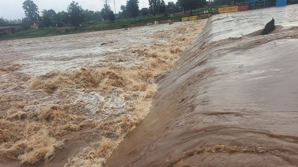 Heavy rains affect life in Ramanujganj