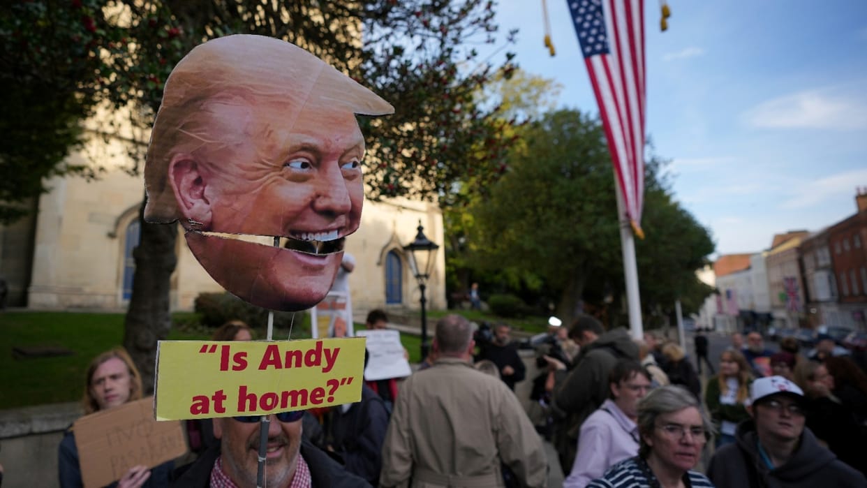 Protests before US Prez UK visit Photos of Trump Epstein displayed at British palace four arrested updates