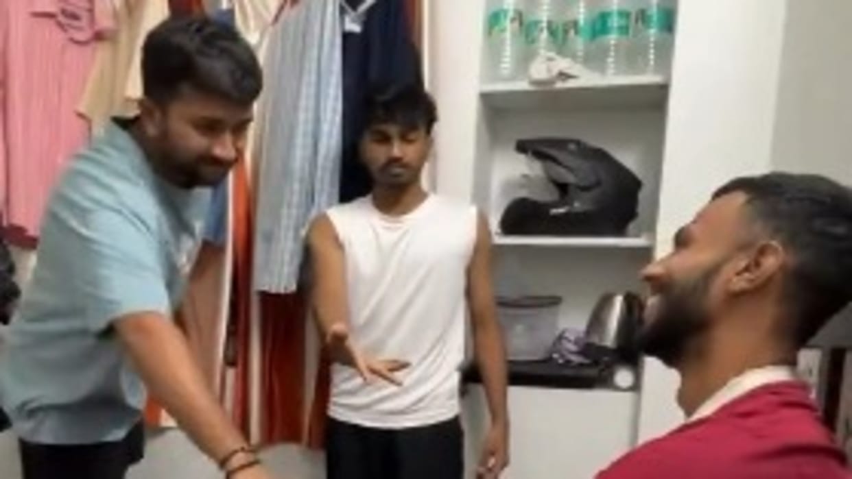 After Accidnet Of A Person Friends Did Funny Prank And Jokes With Him Video Goes Viral