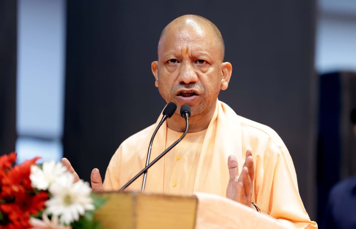 UP: CM Yogi said – overloaded trucks and dumpers should not run on the roads, stop them completely.