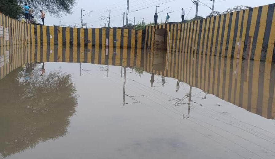 Indore news Singapore Township underpass railway tracks traffic