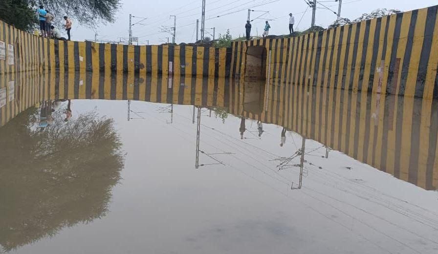 Indore news Singapore Township underpass railway tracks traffic