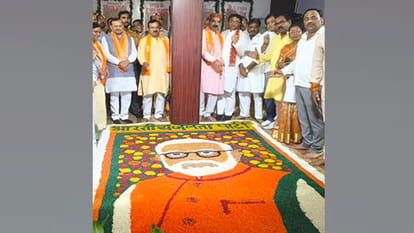 Kanpur: PM Modi's figure made from black sesame seeds and lotus seeds